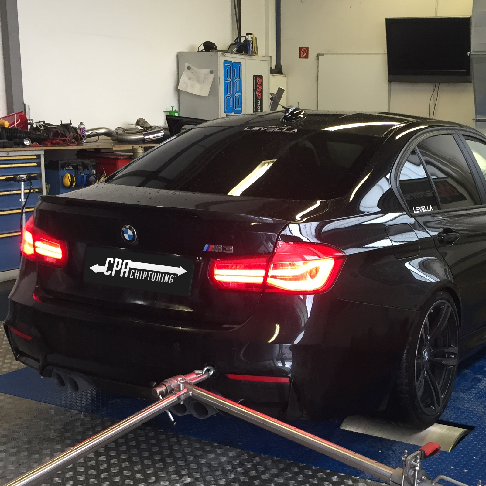 Brute performance meets sportiness: the new BMW M3